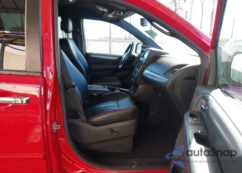 2016 Dodge Grand Caravan R/T z USA, uszkodzony, nr VIN 2C4RDGEG7GR146390